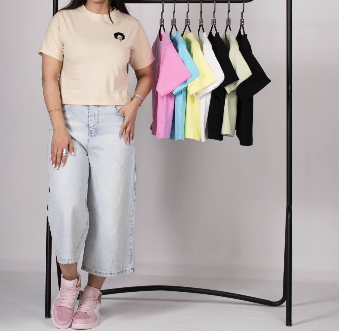 کراپ طرح دختر مو فرفری